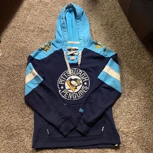 Vintage style CCM Winter Classic Pittsburgh Penguins Hoodie. Mens. Size: Small